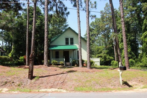390 W Connecticut Ave, Southern Pines, NC, 28387-4702 | Card Image