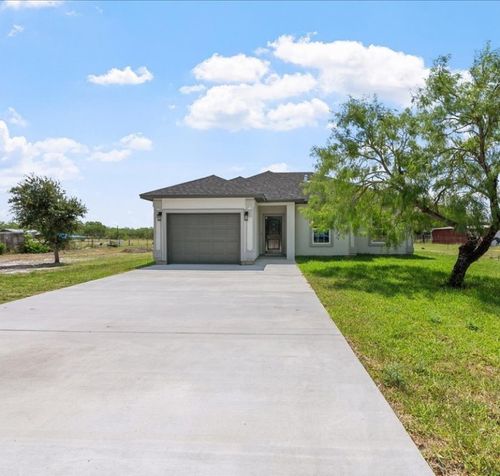 686 County Road 3061, Orange Grove, TX, 78372-9354 | Card Image