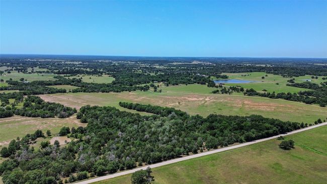 1197 Private Road 2071, Home with 4 bedrooms, 3 bathrooms and null parking in Giddings TX | Image 4