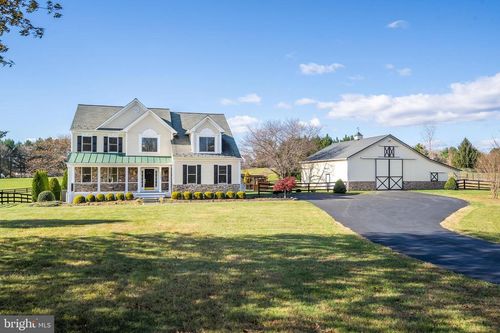 38607 Millstone Dr, HILLSBORO, VA, 20132-3744 | Card Image