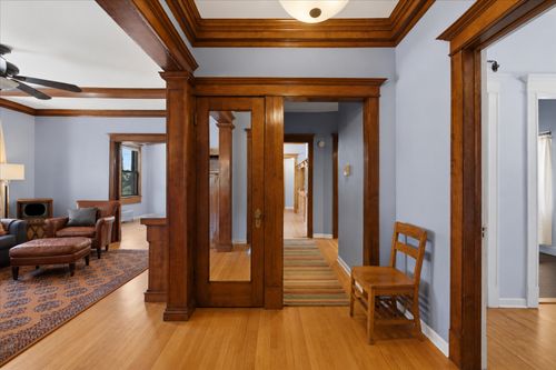 1-1023 W Thorndale Ave, Chicago, IL, 60660-5358 | Card Image