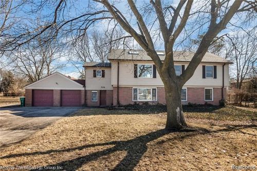 11631 Belleville Rd, Van Buren Twp, MI, 48111-3700 | Card Image