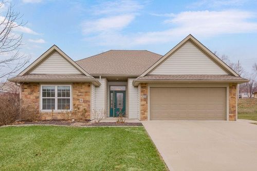 860 Meadowlark Ct, Lansing, KS, 66043-1411 | Card Image
