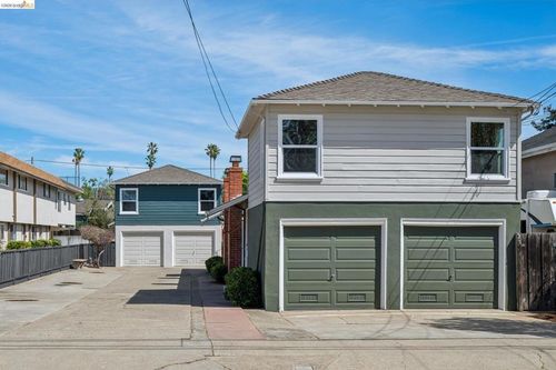 3241 Briggs Ave, Alameda, CA, 94501-4802 | Card Image
