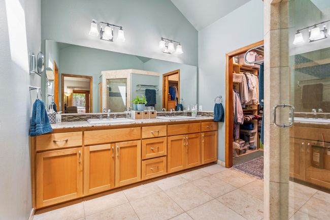 31-Bathroom | Image 28