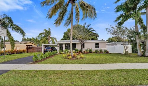 37 Ne 26th St, Wilton Manors, FL, 33305-1027 | Card Image