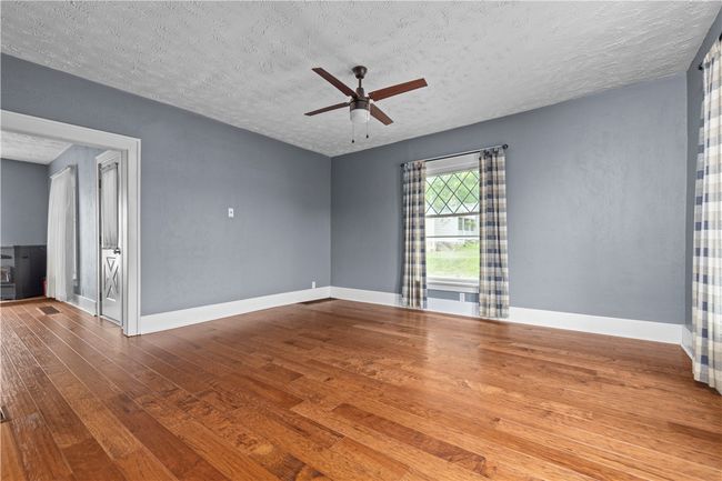 457 Pine St, House other with 3 bedrooms, 1 bathrooms and 2 parking in Hookstown PA | Image 17