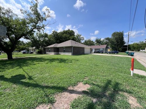 1331 Lanius St, Gainesville, TX, 76240-5520 | Card Image