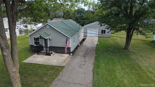 1815 Kilbourn Ave, Owosso, MI, 48867-3932 | Card Image