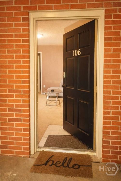 d106-250 Little St, Athens, GA, 30605-5443 | Card Image