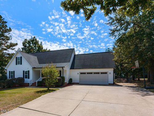 61 Shepherd Dr, Benson, NC, 27504-6737 | Card Image