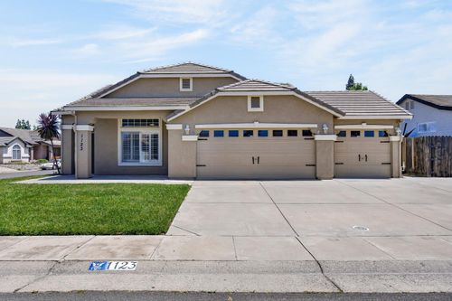 1123 Thornbridge Dr, Galt, CA, 95632-3510 | Card Image