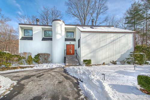 2 Whippoorwill Close, Chappaqua, NY, 10514-2330 | Card Image