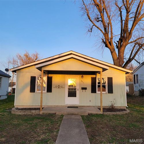 904 Springfield Rd, Owensville, MO, 65066-1212 | Card Image