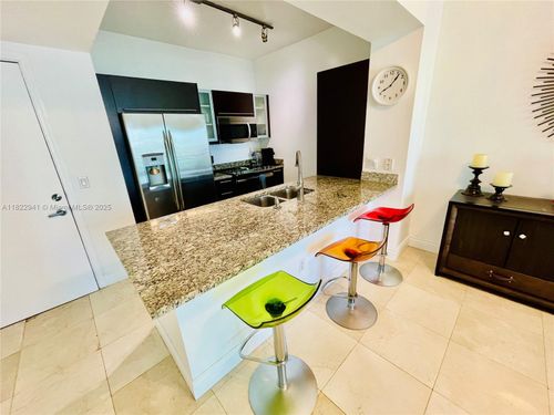 apt-3703-950 Brickell Bay Dr, Miami, FL, 33131-3957 | Card Image
