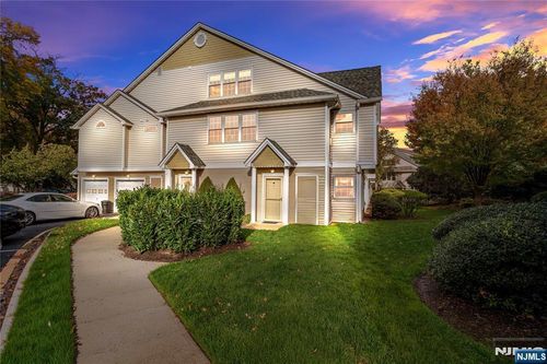 25 Mayer Dr, Clifton, NJ, 07012-1651 | Card Image