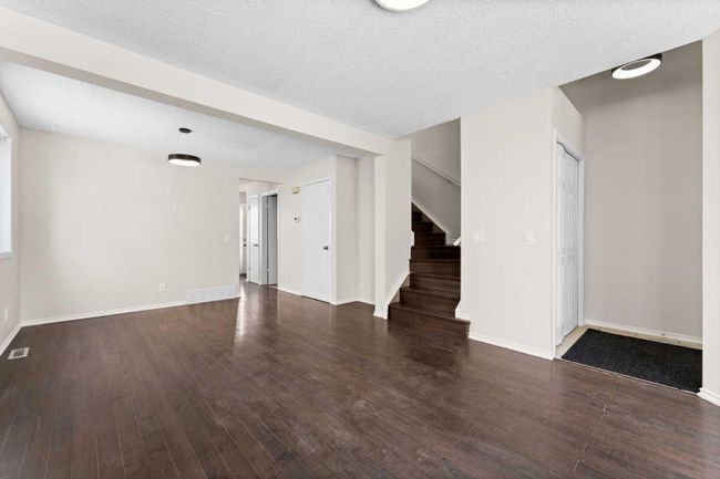 3819 Catalina Boulevard Ne, Home with 3 bedrooms, 1 bathrooms and 2 parking in Calgary AB | Image 3