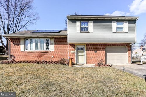 313 Pinewood Dr, Shiremanstown, PA, 17011-6528 | Card Image