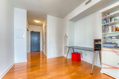 3704 - 33 Charles St E, Condo with 2 bedrooms, 2 bathrooms and 1 parking in Toronto ON | Image 3