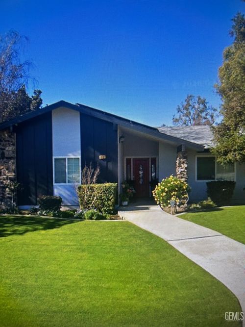 1901 Glenmont Dr, Bakersfield, CA, 93309-3676 | Card Image