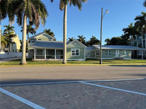 621 or 625 W Retta Esplanade, Punta Gorda, FL, 33950 | Card Image