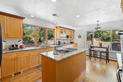 11 Eagle Trl, Tijeras, NM, 87059-7601 | Card Image