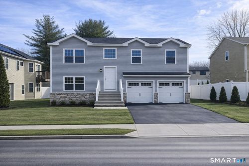 15 Yorktown Rdg, Waterbury, CT, 06704-1563 | Card Image