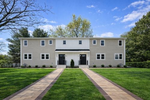 35-35 Neillian Way, Bedford, MA, 01730-2305 | Card Image