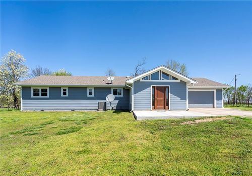 18936 Rockhill Dr, Siloam Springs, AR, 72761-9157 | Card Image