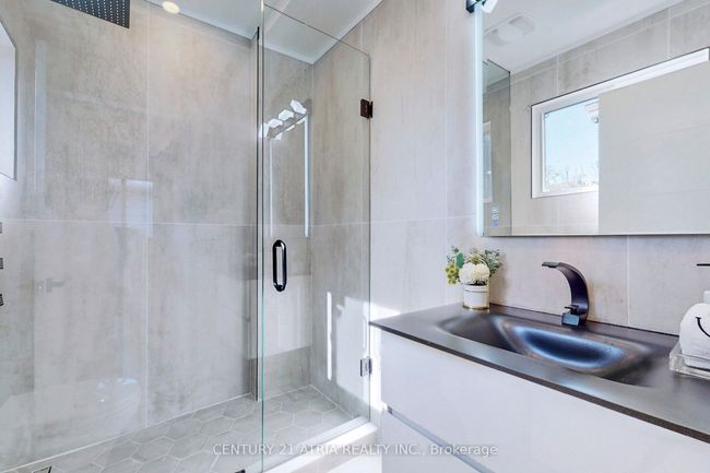 42 Coventry Crt, House other with 7 bedrooms, 5 bathrooms and 2 parking in Richmond Hill ON | Image 21