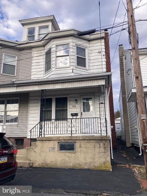 143 N Railroad Ave, FRACKVILLE, PA, 17931-1414 | Card Image