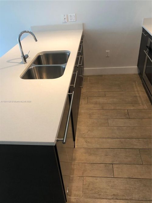 apt-2408-500 Brickell Ave, Miami, FL, 33131-2582 | Card Image