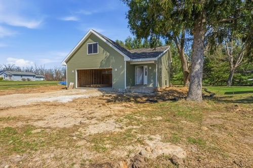 308 2nd St, Brooklyn, WI, 53521-9585 | Card Image