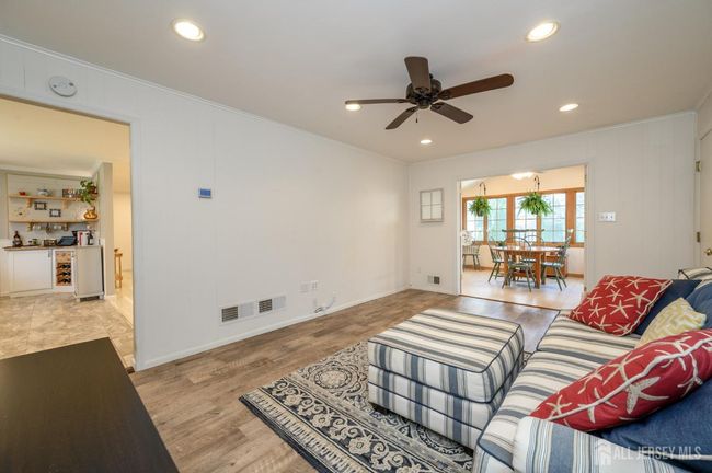 14 Temple Ter, House other with 3 bedrooms, 2 bathrooms and null parking in Lawrence NJ | Image 21