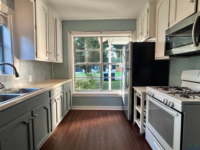 2400 Holmes Rd, House other with 2 bedrooms, 1 bathrooms and null parking in Marshall TX | Image 10
