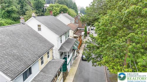 328 E Snyder Ave, Lansford, PA, 18232-1514 | Card Image