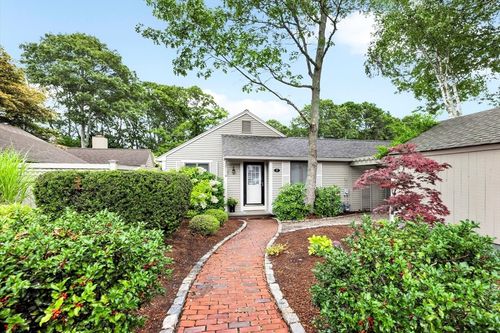 7 Brassie Way, Mashpee, MA, 02649-4673 | Card Image