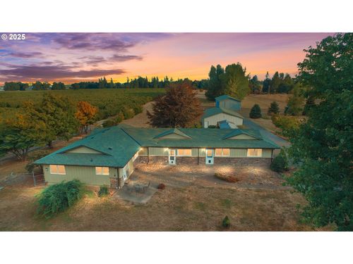 10418 Champoeg Rd Ne, Aurora, OR, 97002-8658 | Card Image