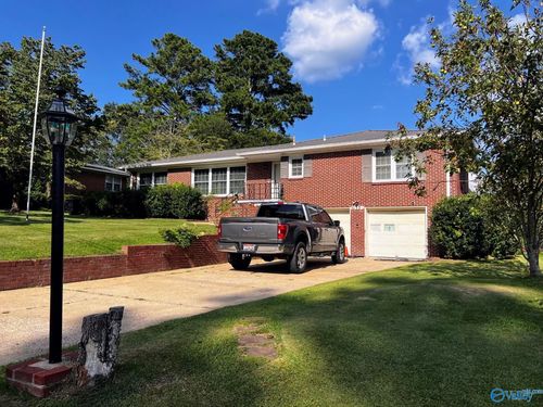 133 Argyle Ln, Gadsden, AL, 35904-3123 | Card Image