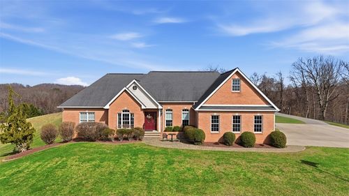 148 Stonegate Dr, Leechburg, PA, 15656-7227 | Card Image