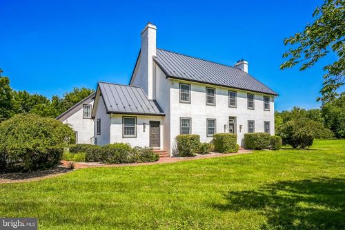 2039 School Rd, Pottstown, PA, 19465-8849 | Card Image