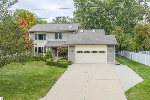 1303 E Chippewa St, Mt. Pleasant, MI, 48858-1935 | Card Image