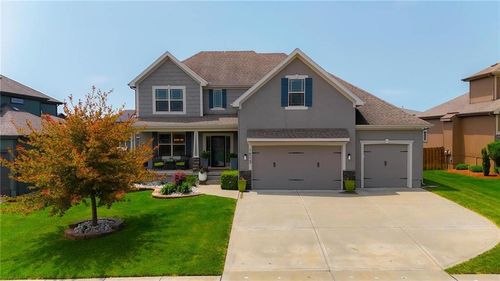1513 Sw Whistle Dr, Lee's Summit, MO, 64082-4810 | Card Image