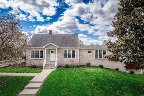 11 W Highland Ave, Washington, IN, 47501-4214 | Card Image