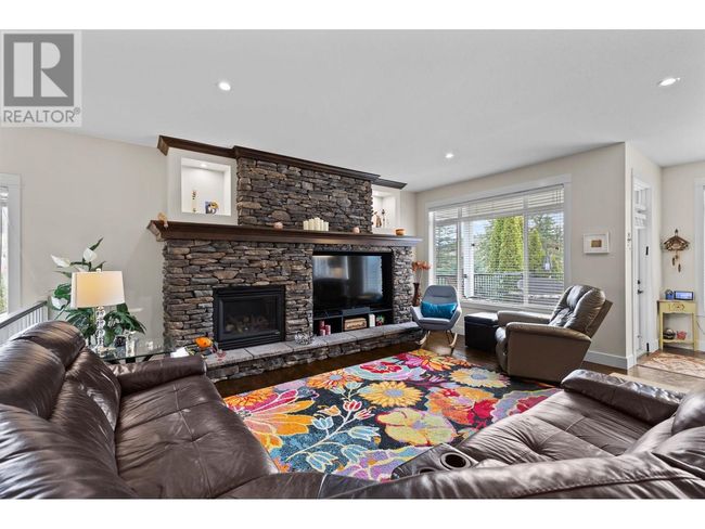 1089 Long Ridge Dr, House other with 4 bedrooms, 3 bathrooms and 2 parking in Kelowna BC | Image 8
