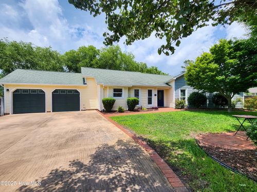 121 Beaver Dam Trl, Newport, NC, 28570-9516 | Card Image