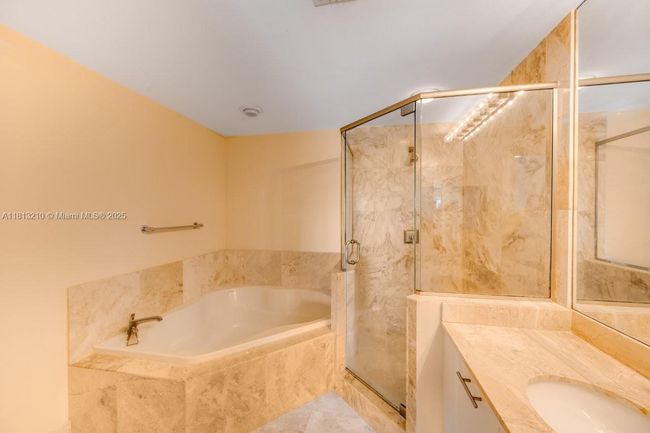 APT-541 - 510 Nw 84 Th Ave, Condo with 2 bedrooms, 2 bathrooms and null parking in Plantation FL | Image 6