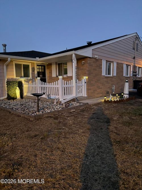 2 Swallow St, Manchester, NJ, 08759-5347 | Card Image