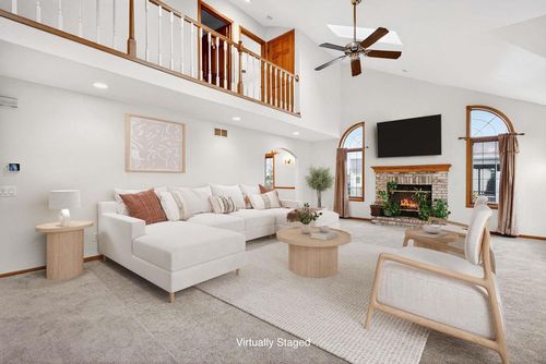 1001 Pebblebrook Courtyard, Waunakee, WI, 53597-2802 | Card Image
