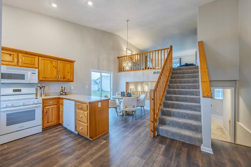 803 1st St Nw, New Prague, MN, 56071-4601 | Card Image